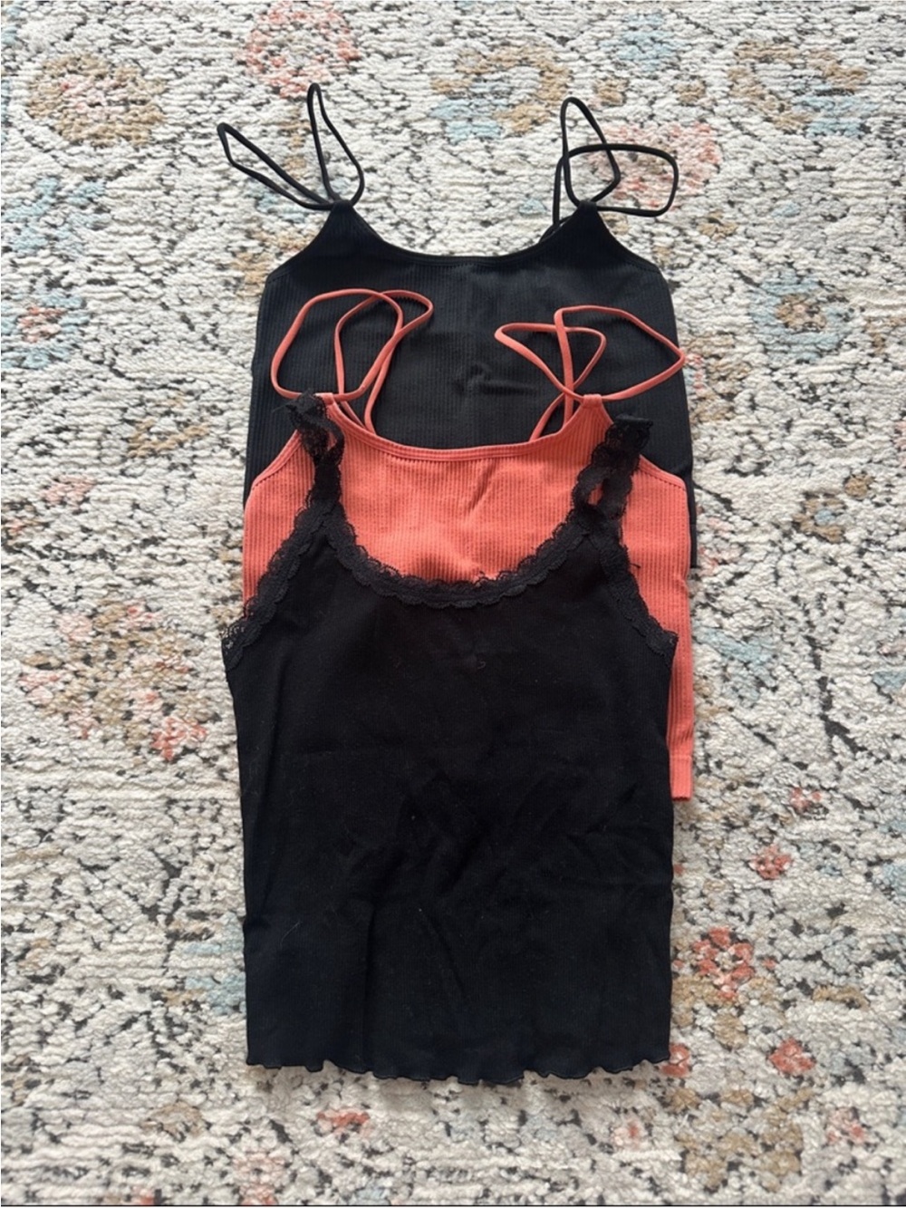 Bundle (3x) of Colsie Black & Coral Cropped Tanks | XS